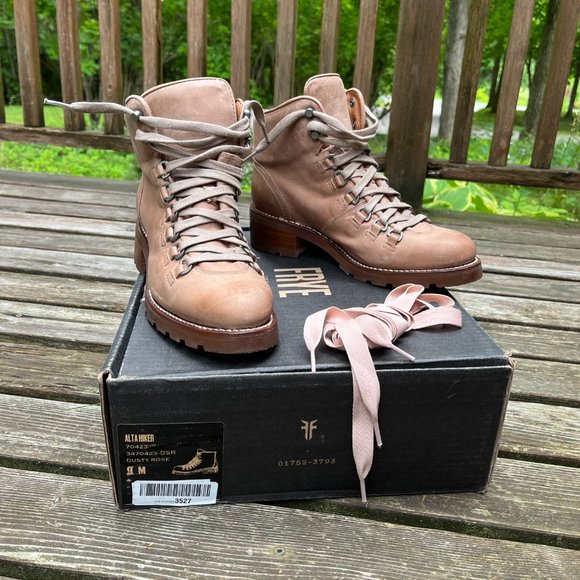 ★ NEW!! FRYE ALTA HIKER BOOTS - RARE FIND!! ★ - Picture 12 of 13